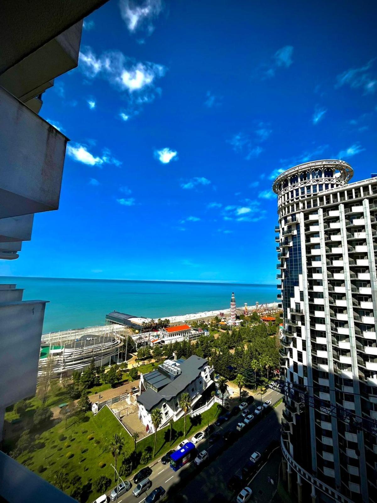 Aparthotel Holiday Lux Batumi Exterior foto