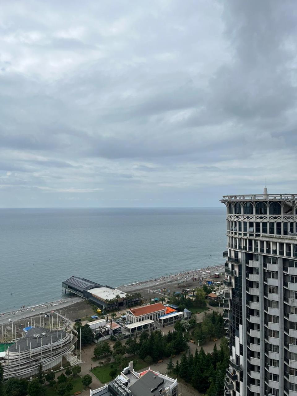 Aparthotel Holiday Lux Batumi Exterior foto