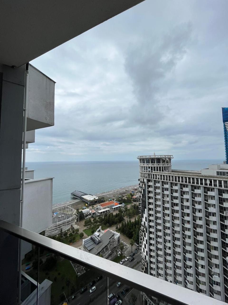Aparthotel Holiday Lux Batumi Exterior foto