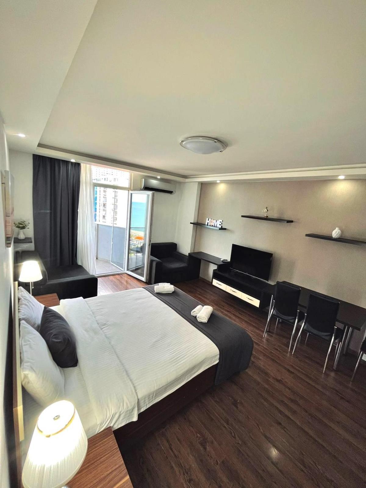 Aparthotel Holiday Lux Batumi Exterior foto