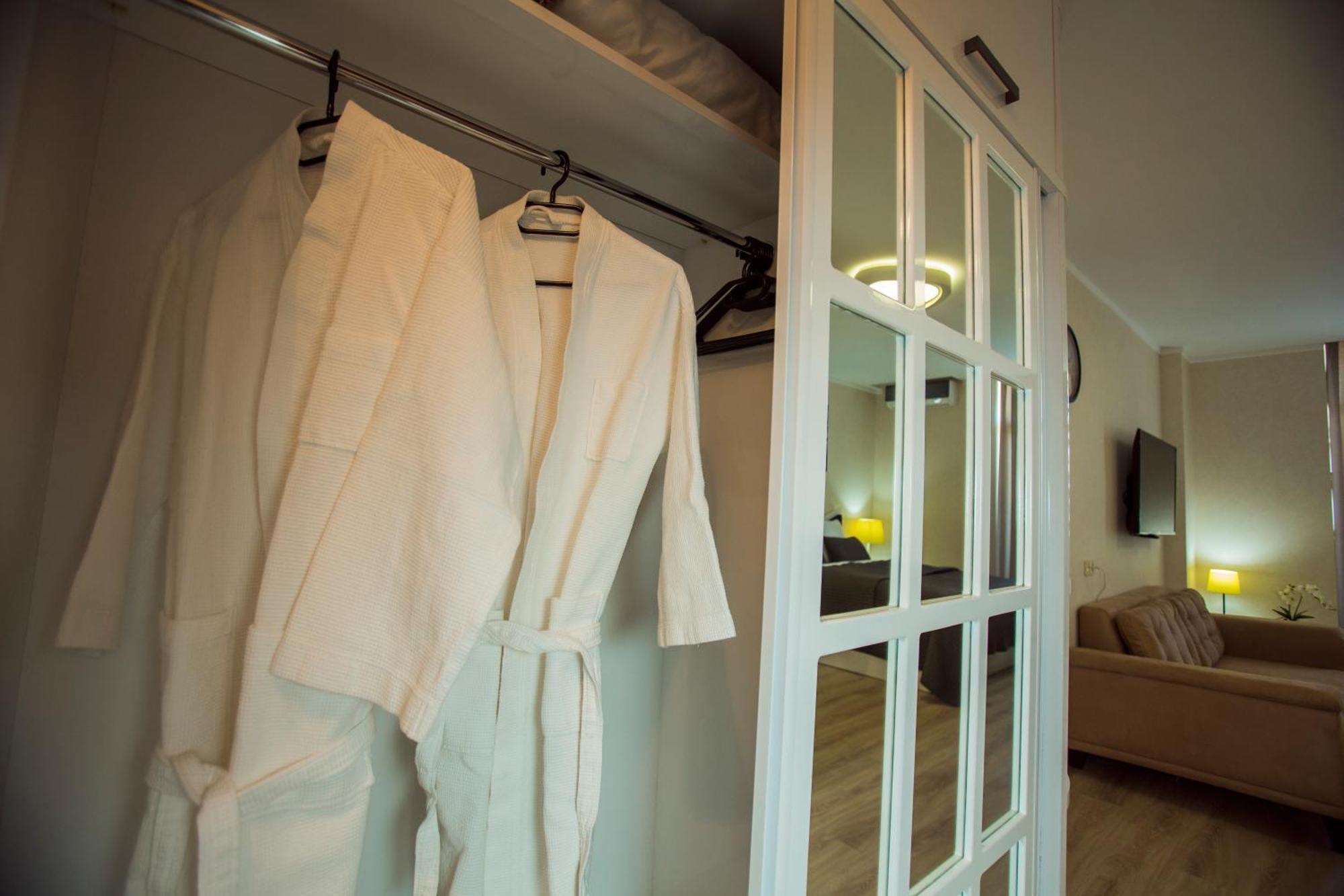 Aparthotel Holiday Lux Batumi Exterior foto