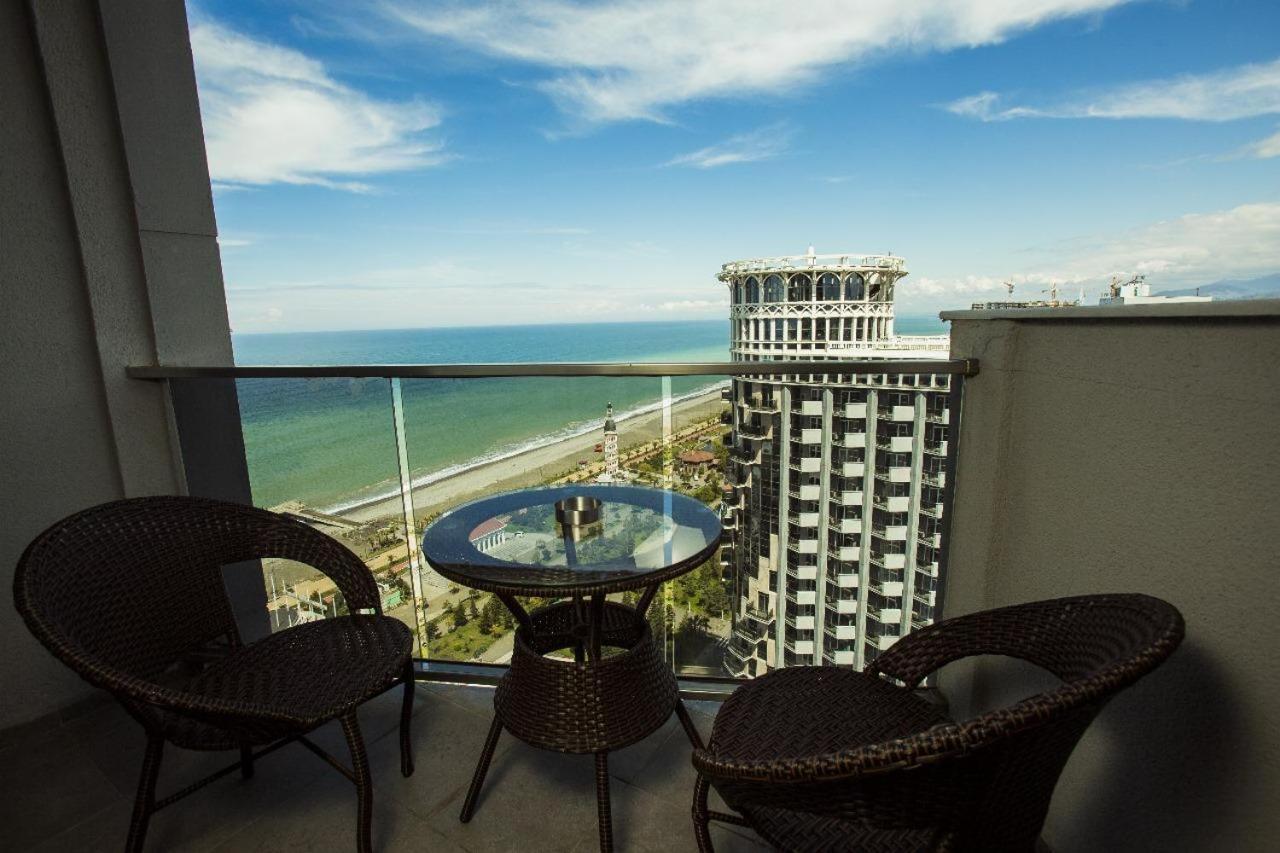 Aparthotel Holiday Lux Batumi Exterior foto